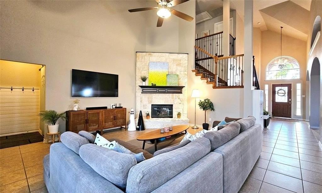 10294 Bancroft Ln - Photo 5 of 25