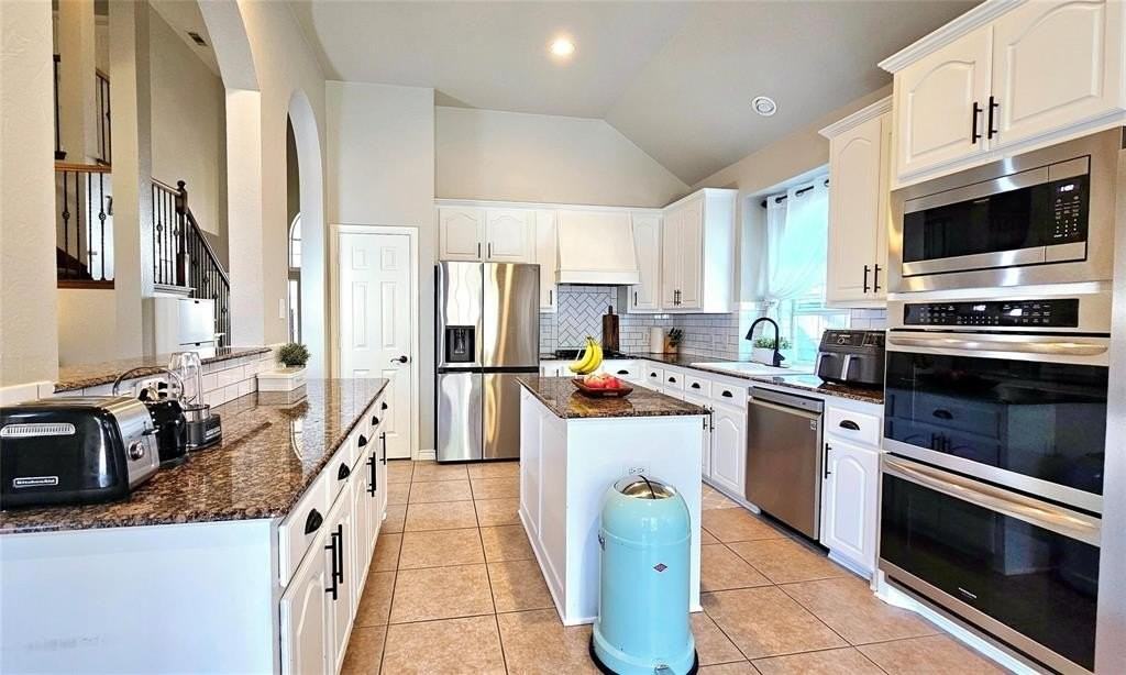 10294 Bancroft Ln - Photo 6 of 25