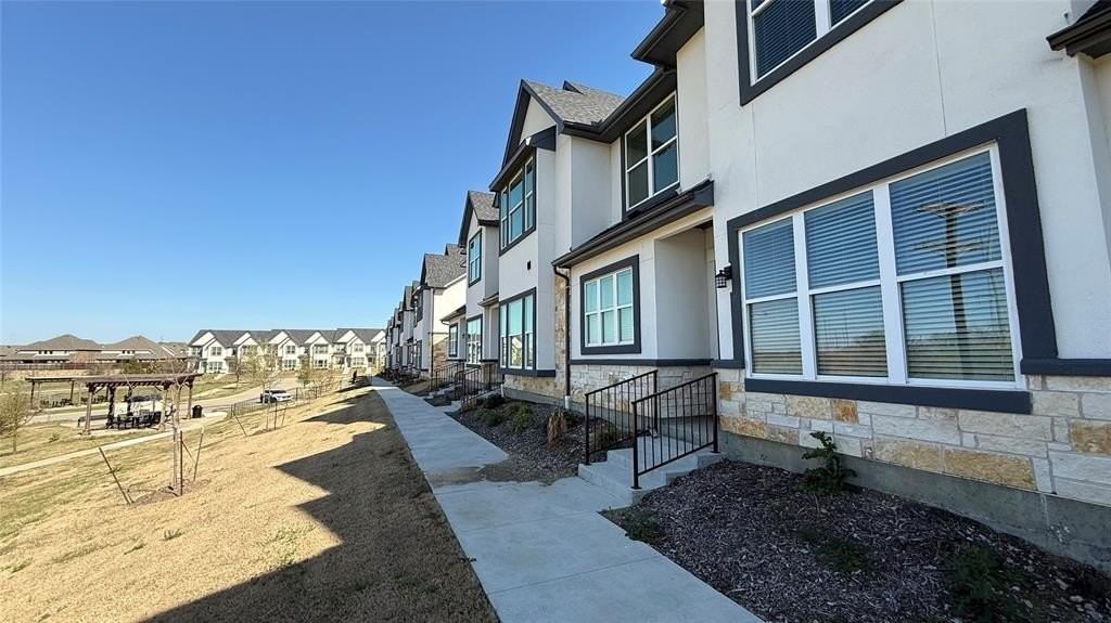 349 Mule Deer Mews - Photo 3 of 21