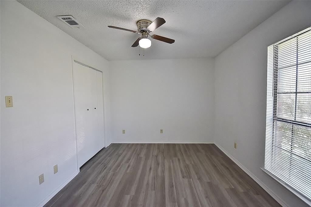 438 Finch Dr - Photo 5 of 10