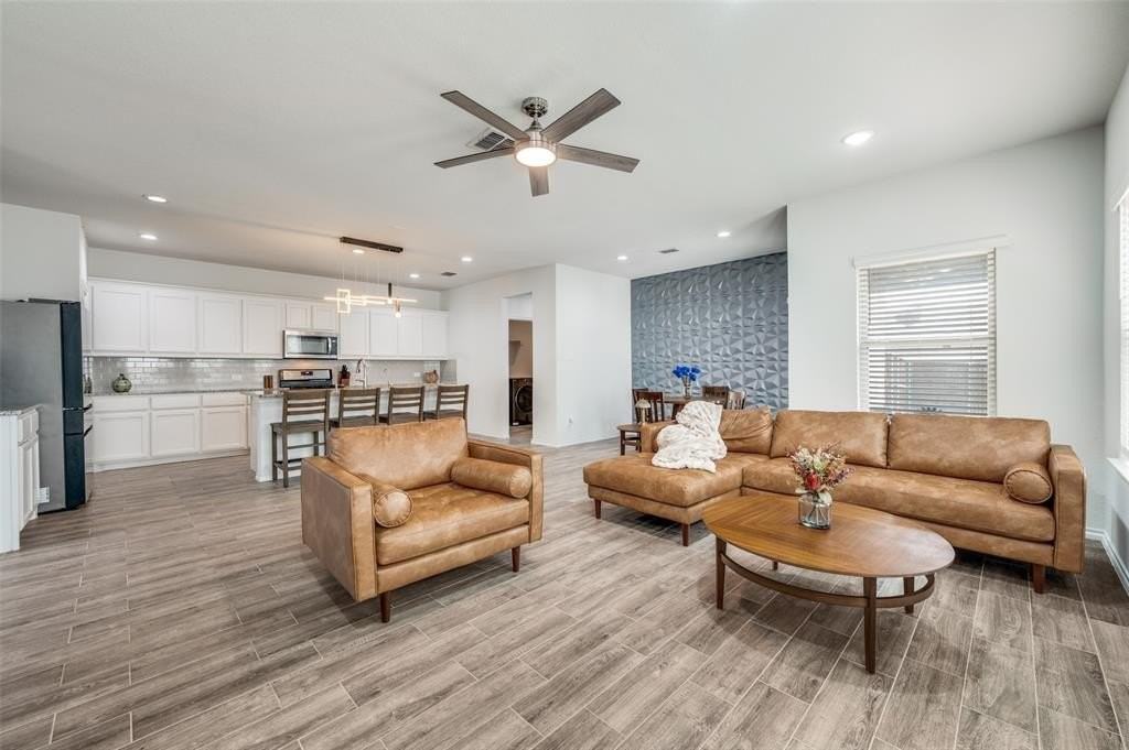 1804 Emilia Dr - Photo 3 of 26