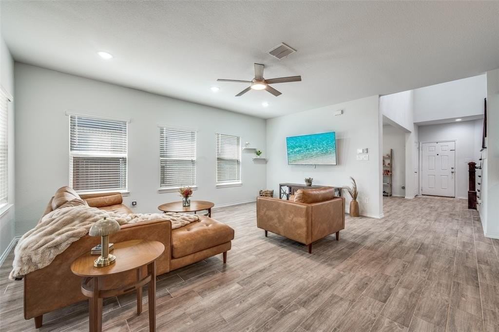 1804 Emilia Dr - Photo 4 of 26