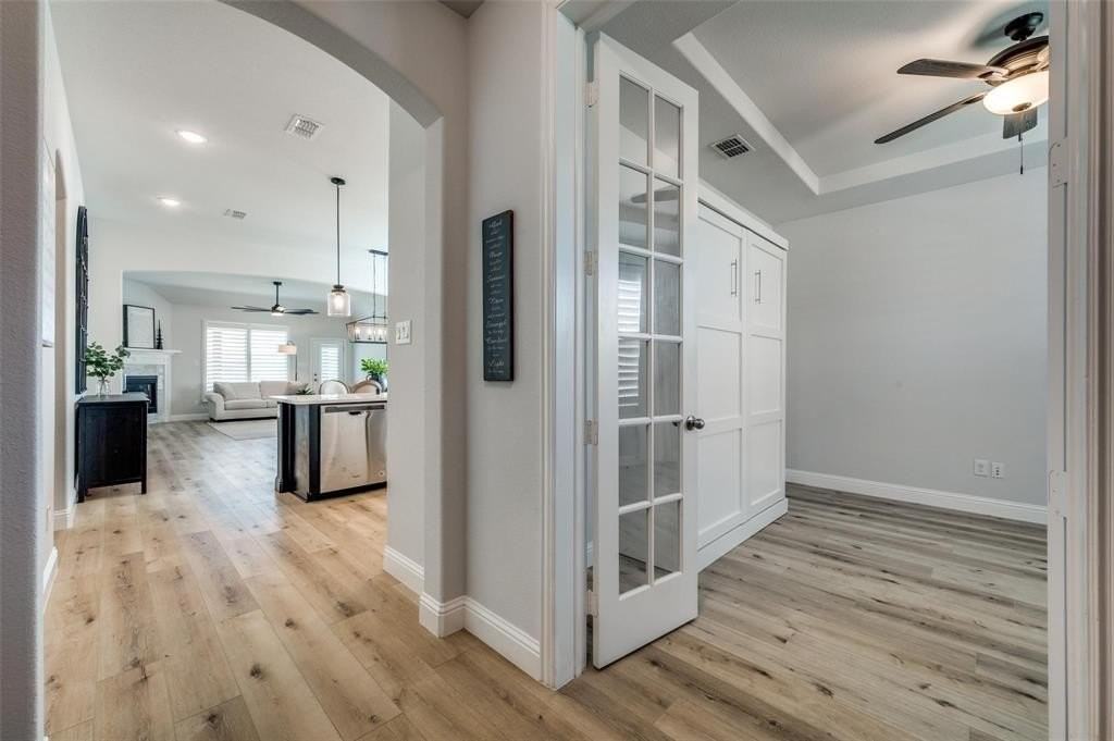 230 Fox Crossing Ln - Photo 3 of 19