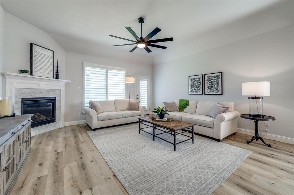 230 Fox Crossing Ln - Photo 4 of 19