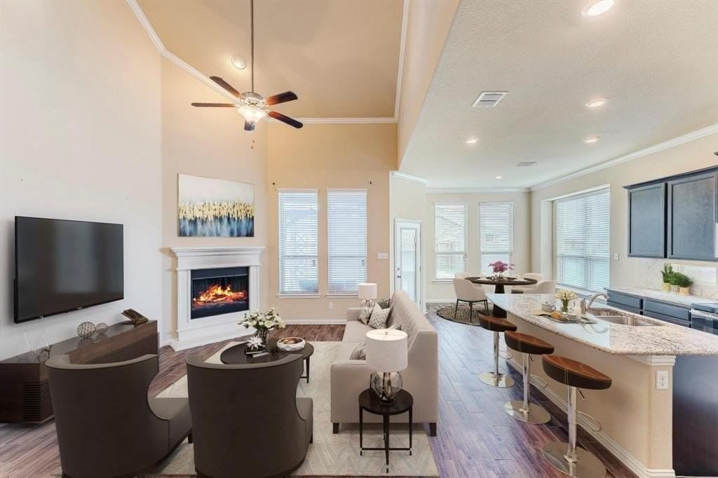 4713 Lake Cove Way - Photo 3 of 25