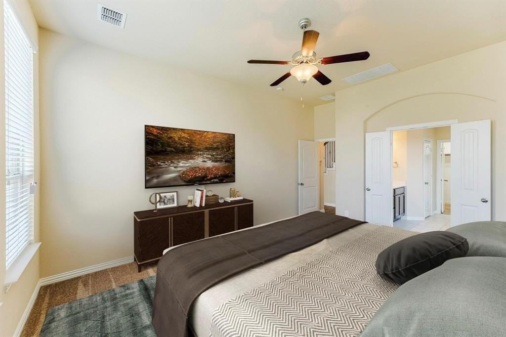 4713 Lake Cove Way - Photo 6 of 25