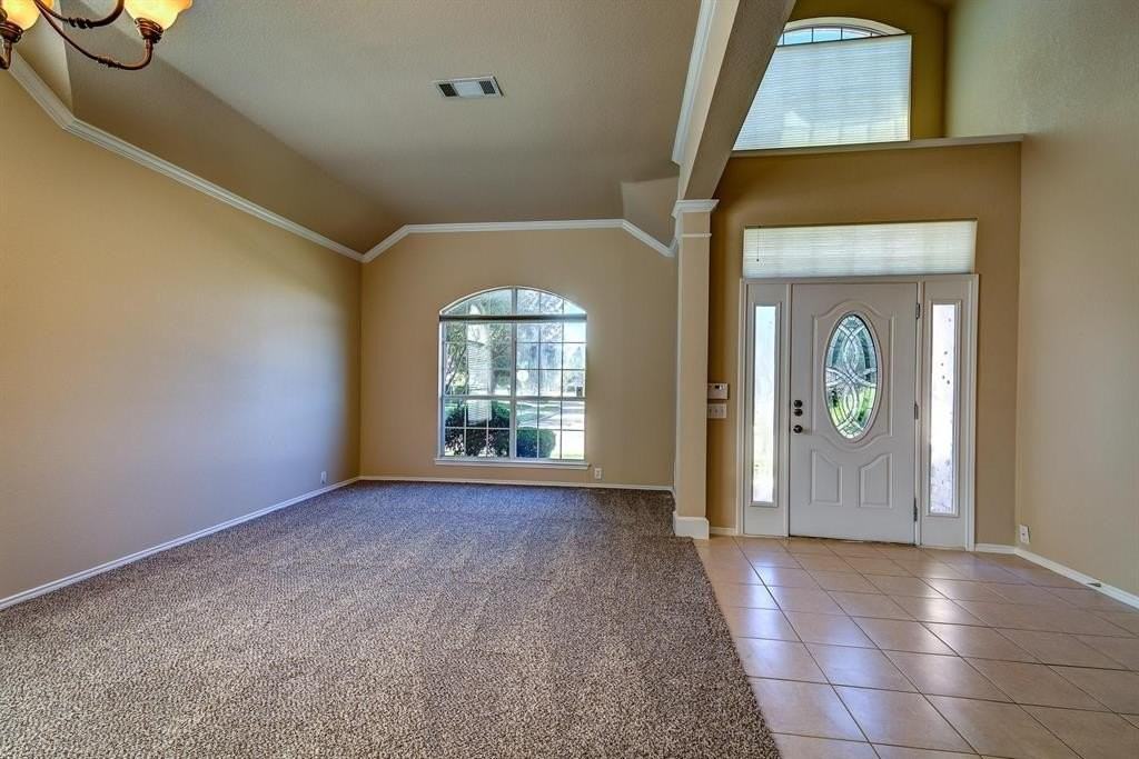 7024 Jasper Dr - Photo 3 of 32