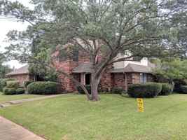 featured image of 2705 Cummings Dr