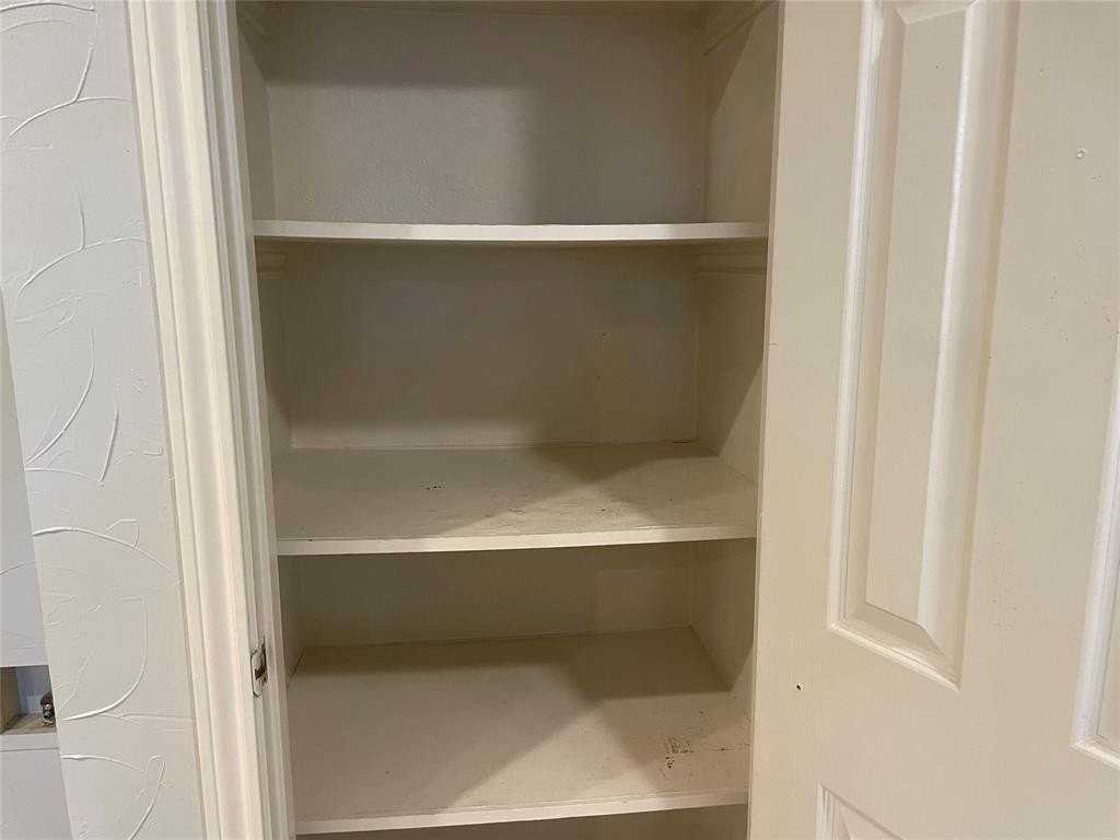 2705 Cummings Dr - Photo 2 of 26