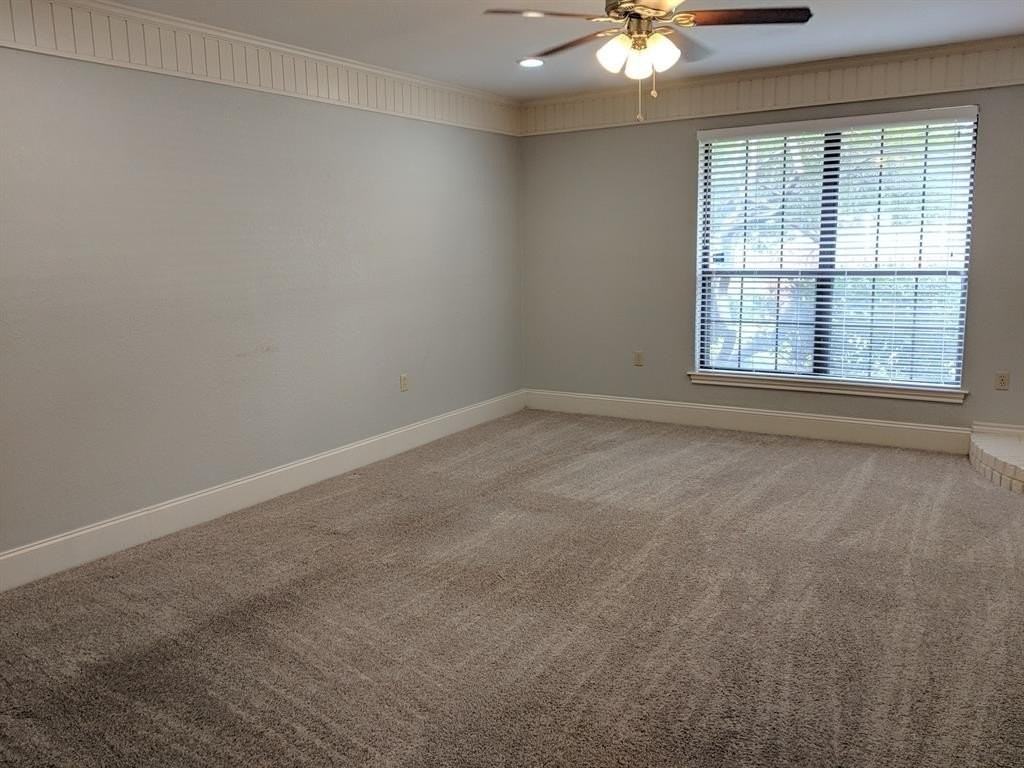 2705 Cummings Dr - Photo 3 of 26