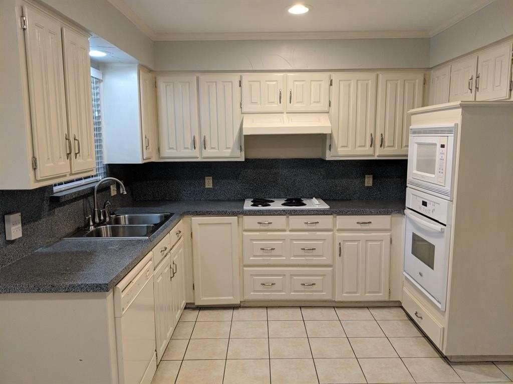 2705 Cummings Dr - Photo 7 of 26