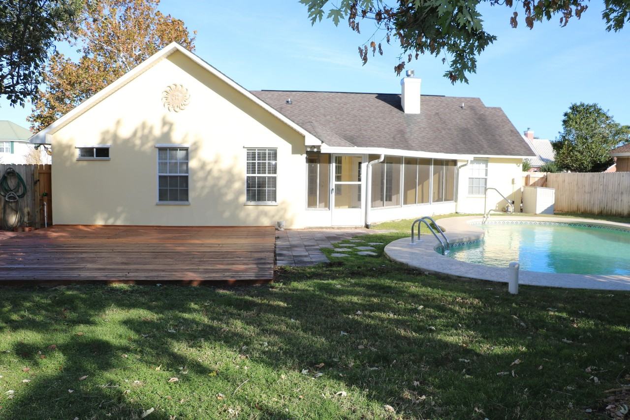 1925 Catamaran Dr - Photo 2 of 21