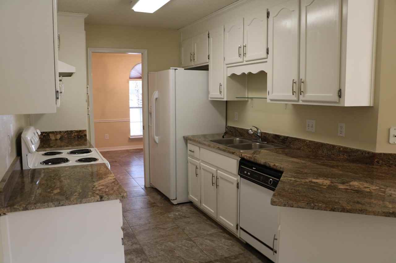 1925 Catamaran Dr - Photo 4 of 21