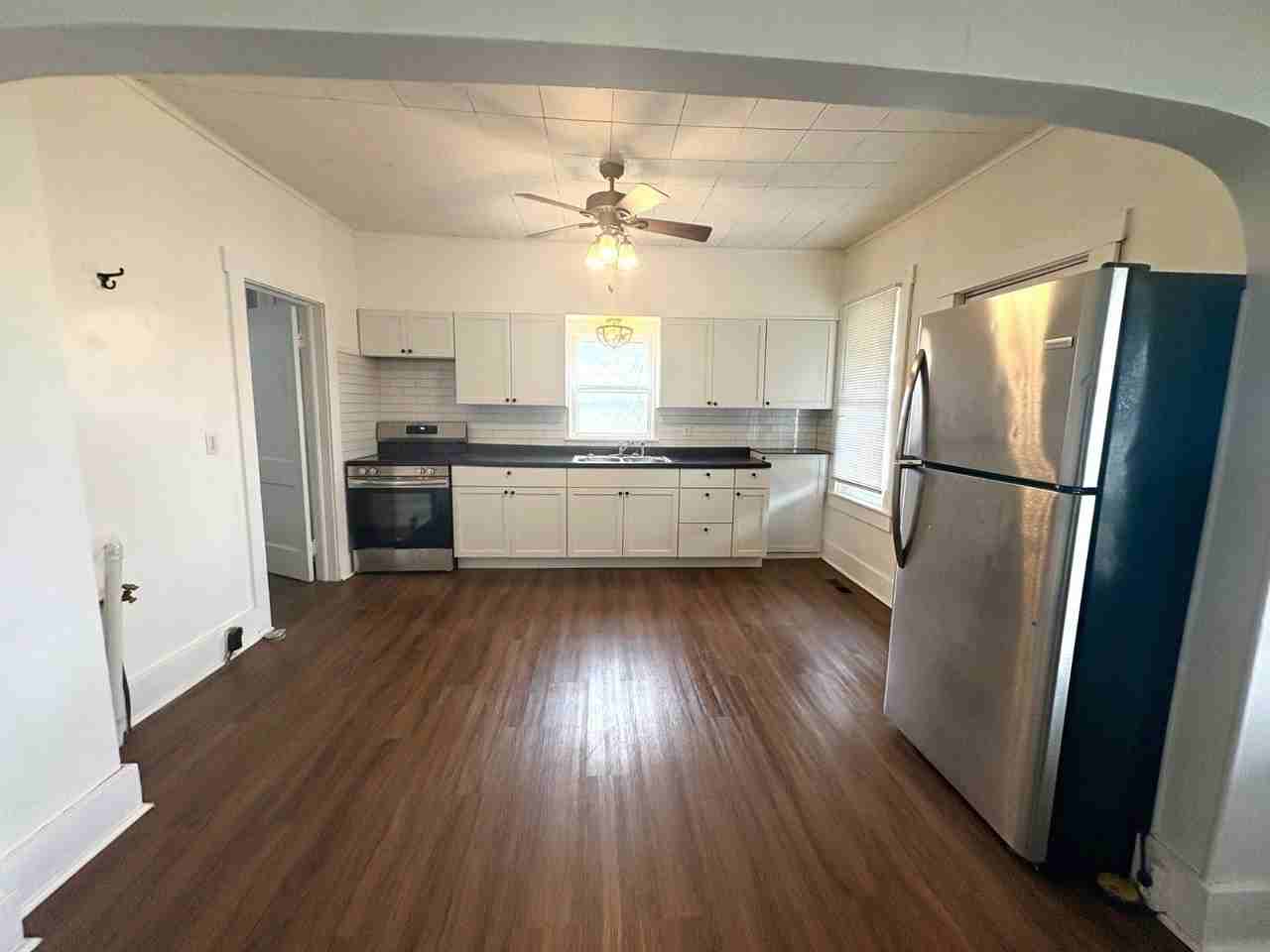 595 N Washington St - Photo 3 of 13