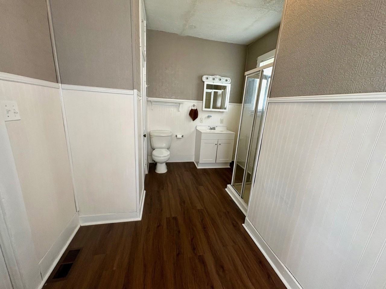 595 N Washington St - Photo 7 of 13