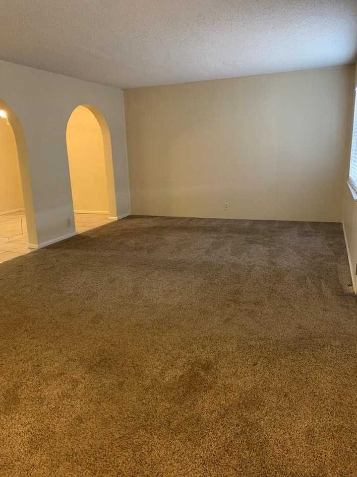 3312 Tanglewood Ln - Photo 4 of 24