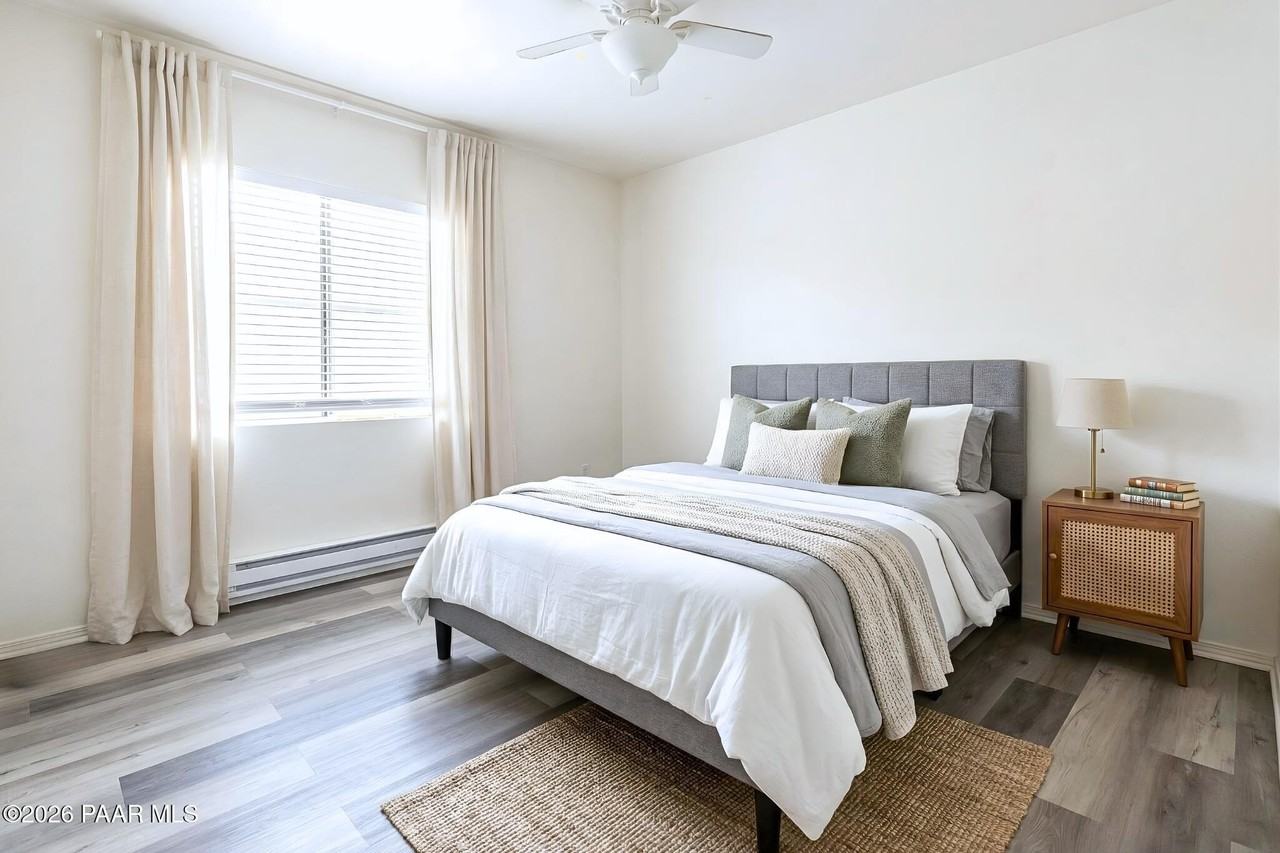 3055 N Corrine Dr Apt B - Photo 6 of 9