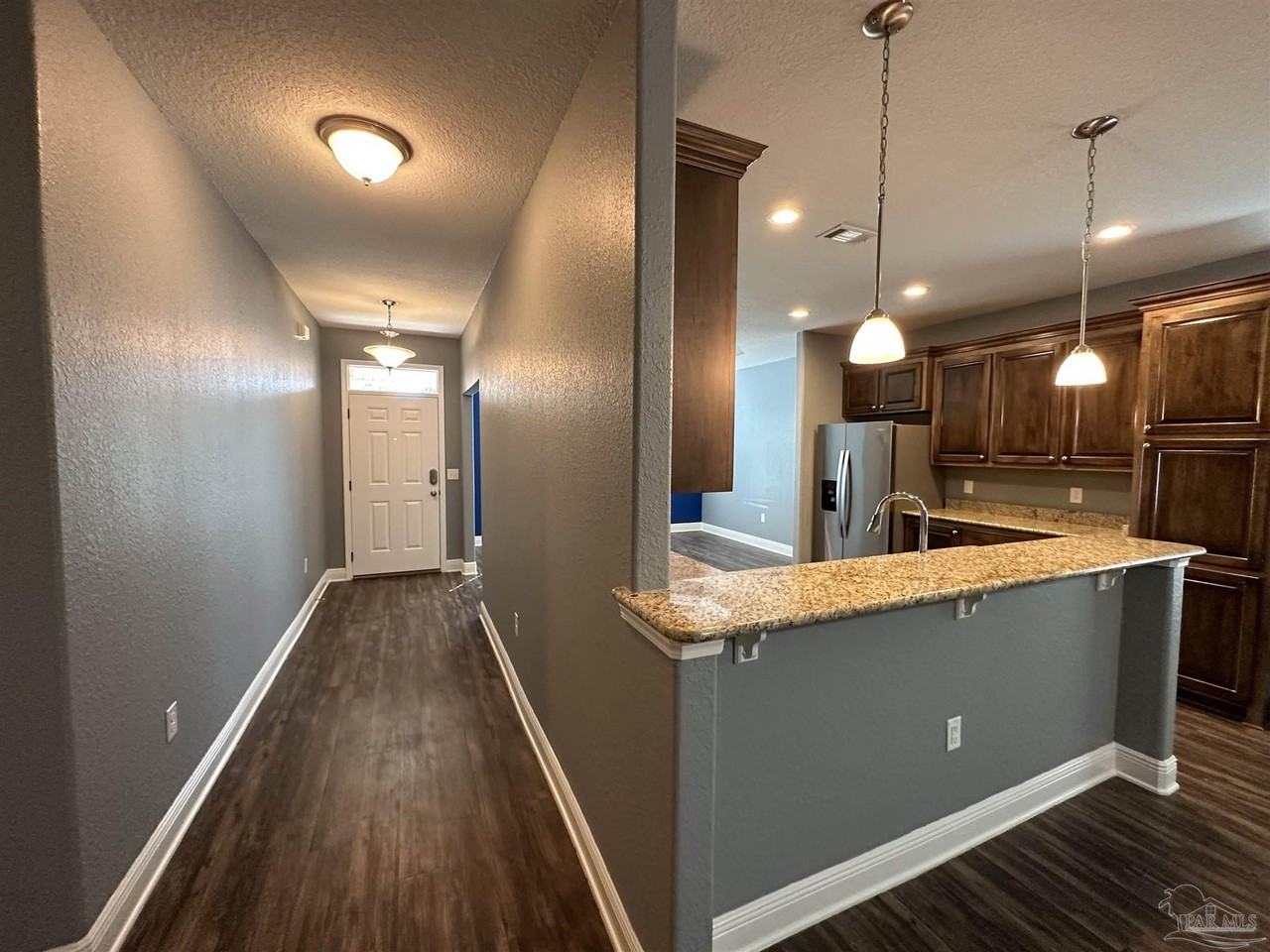 841 Oak Aly - Photo 2 of 24