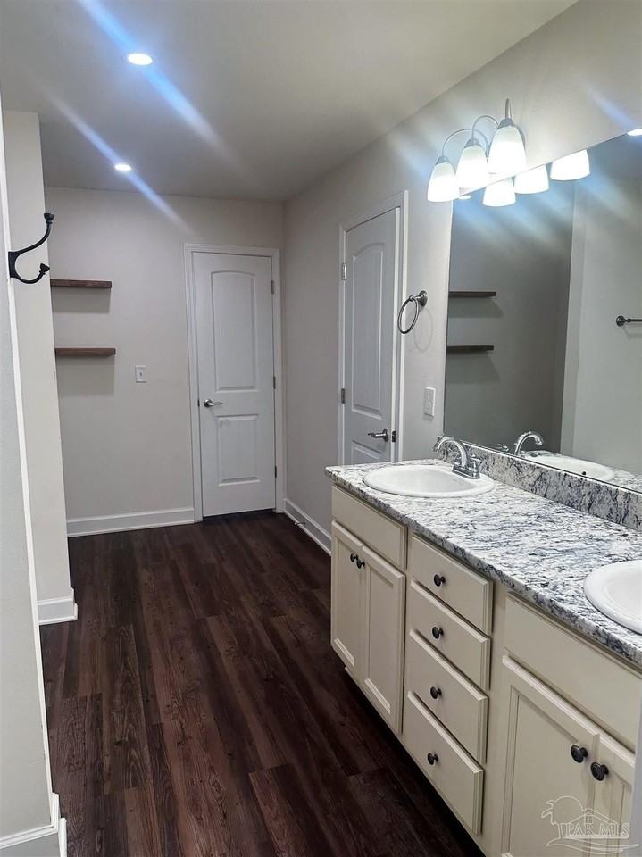 5740 San Gabriel Dr - Photo 7 of 16