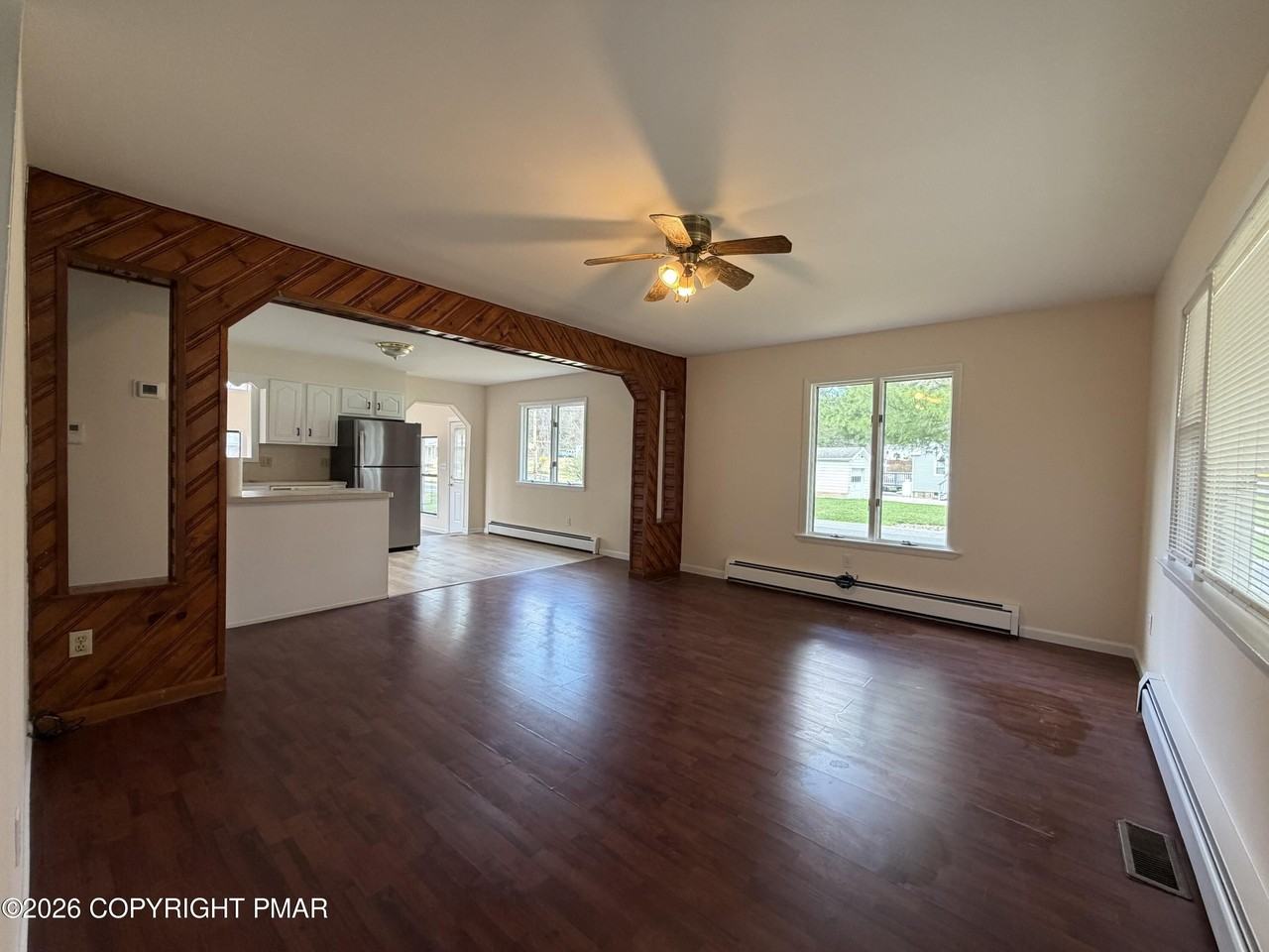 1037 Chipperfield Dr - Photo 5 of 40