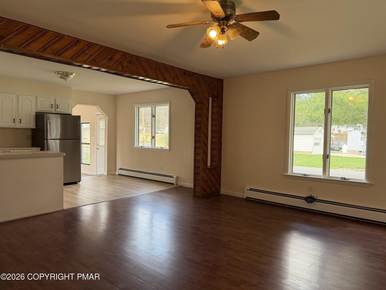 1037 Chipperfield Dr - Photo 6 of 40