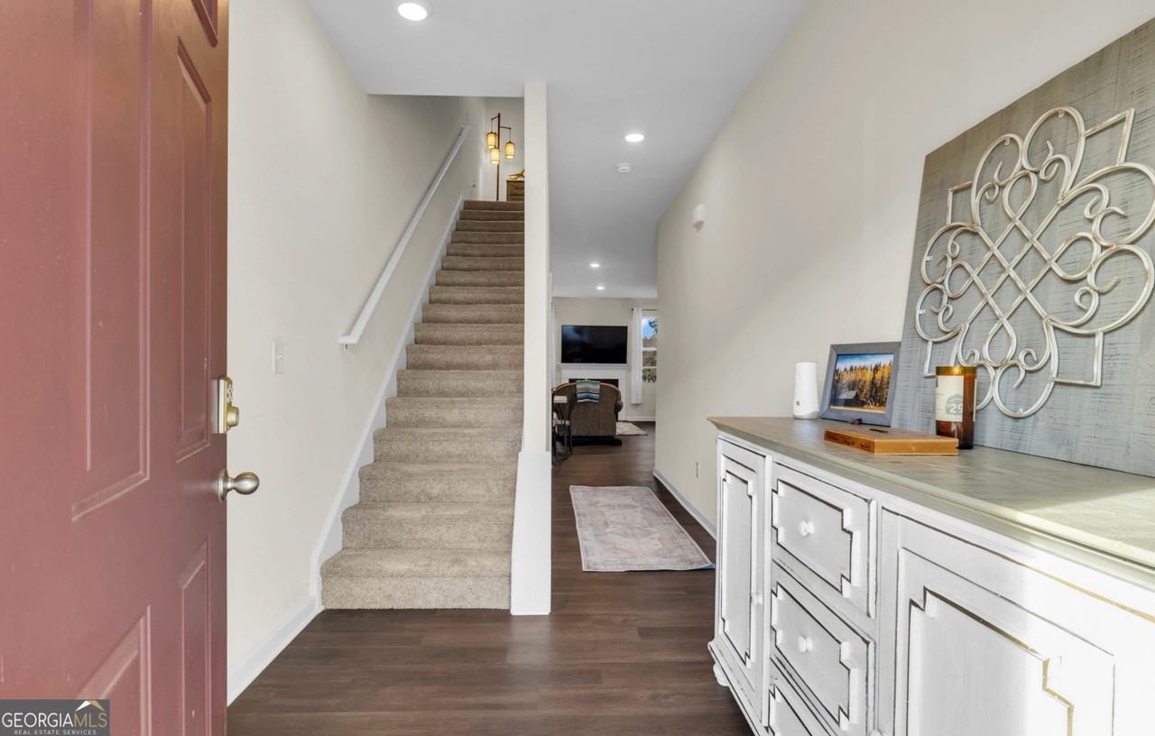 62 Chastain Cir - Photo 4 of 30