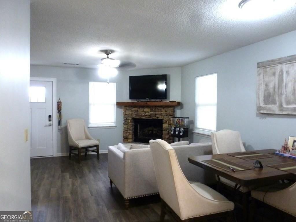 2840 Capri Dr - Photo 3 of 12