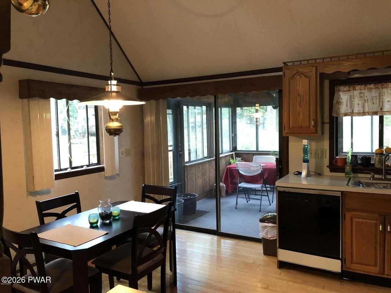 159 Spring Dr - Photo 4 of 15