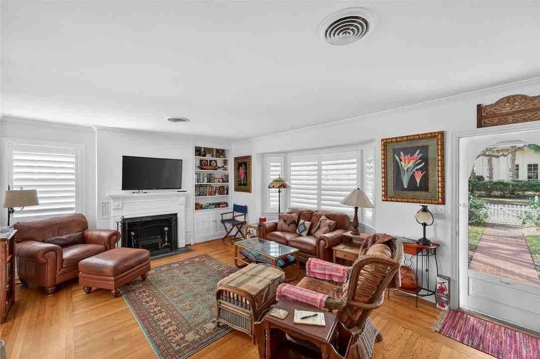 2206 18th Ave - Photo 2 of 28