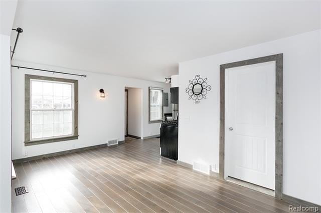 3630 Orchard Lake Rd - Photo 5 of 19