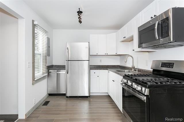 3630 Orchard Lake Rd - Photo 7 of 19