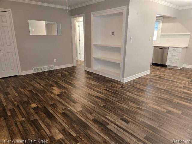 3121 Linwood Ave - Photo 5 of 23