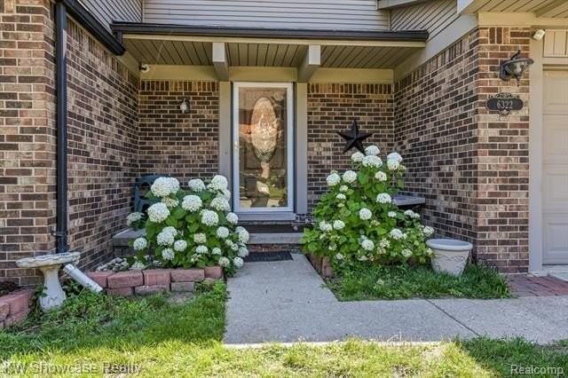 6322 Clarendon Dr - Photo 3 of 35