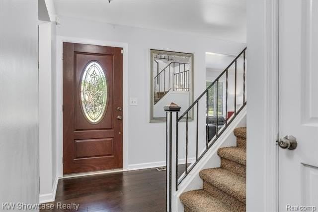 6322 Clarendon Dr - Photo 4 of 35