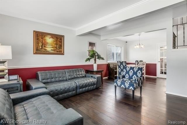 6322 Clarendon Dr - Photo 6 of 35