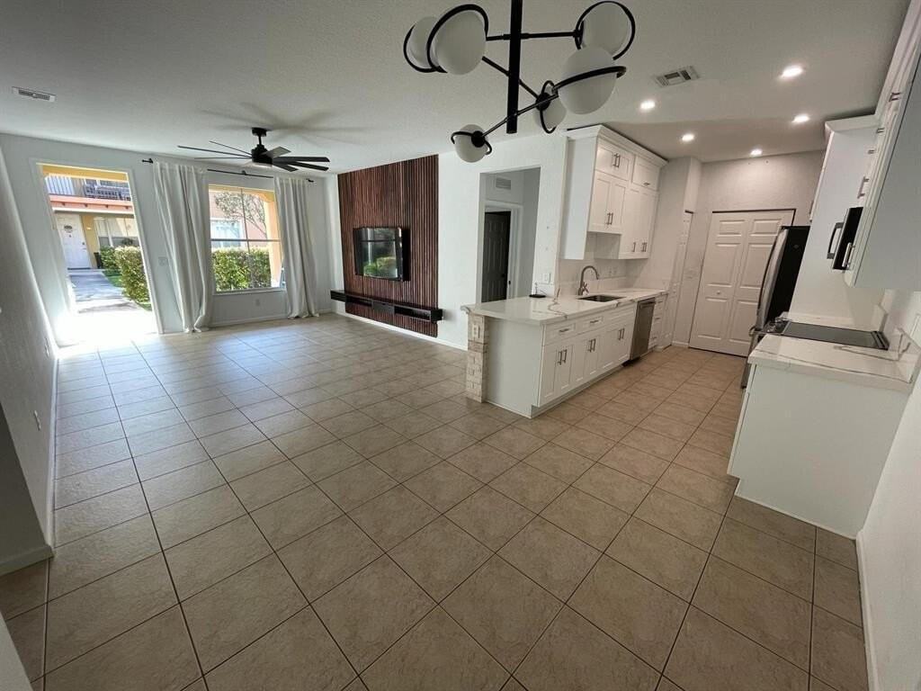 3549 Forest Hill Blvd #19 - Photo 6 of 13