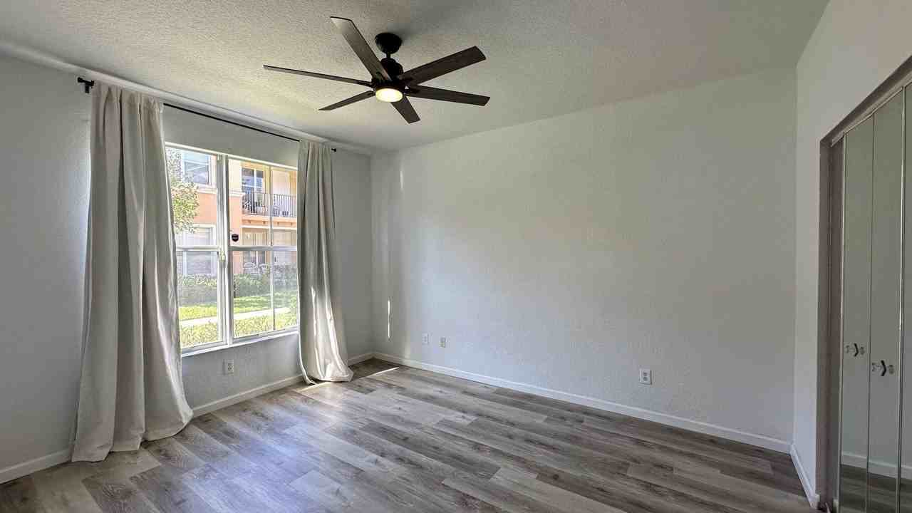 3549 Forest Hill Blvd #19 - Photo 7 of 13