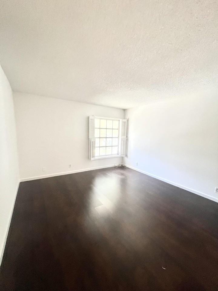 2191 Ne 68th St Apt 427 - Photo 6 of 17