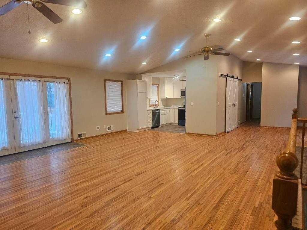 1209 Pearson Pkwy - Photo 3 of 16