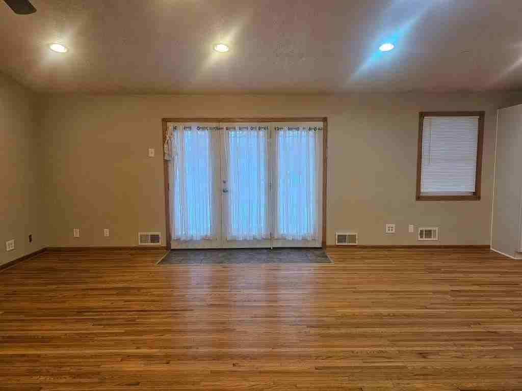 1209 Pearson Pkwy - Photo 6 of 16