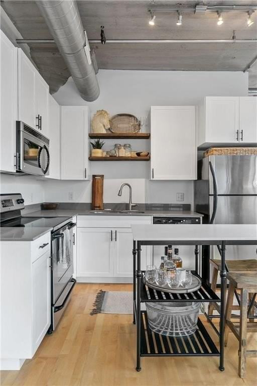 748 3rd St N #307 - Photo 6 of 38