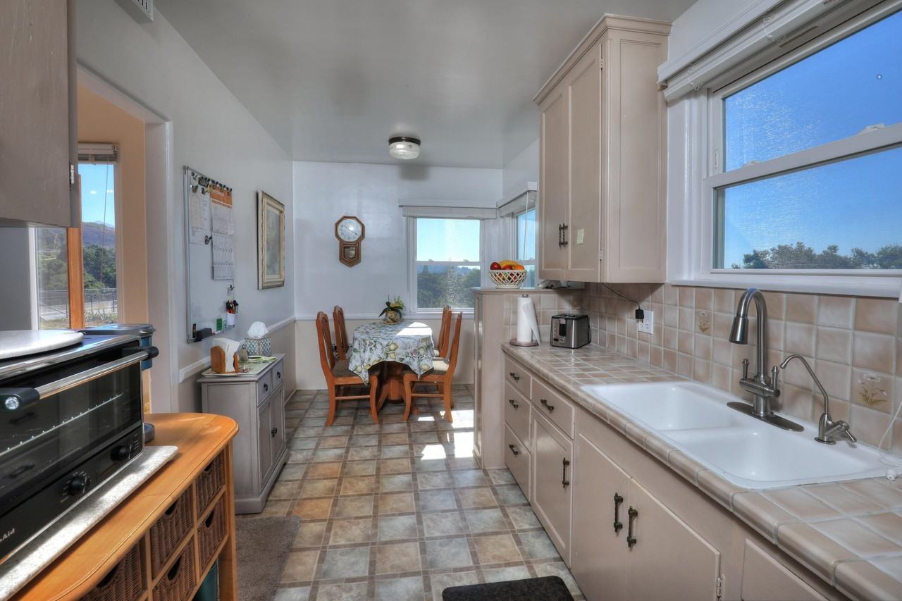 3491 Foothill Rd - Photo 6 of 14