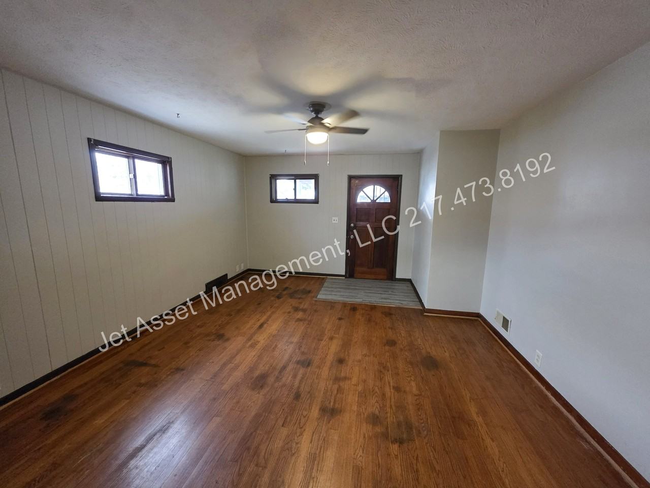 2333 S 14th St - Photo 2 of 17