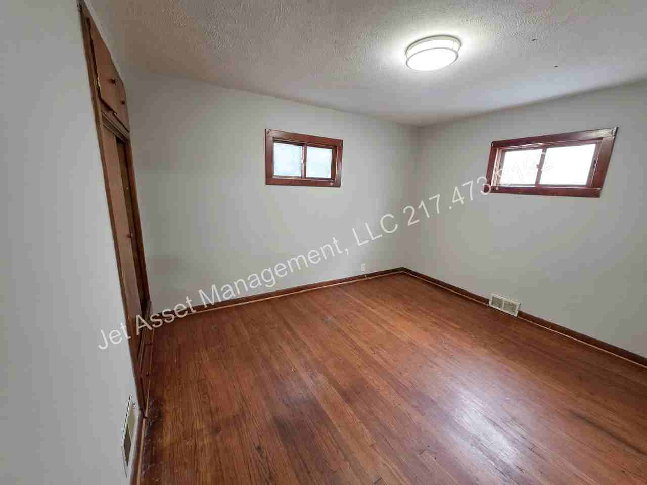 2333 S 14th St - Photo 6 of 17