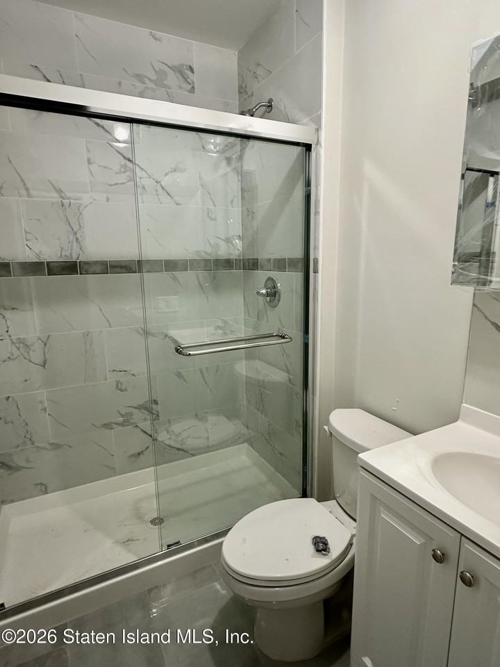 147 Vedder Ave - Photo 6 of 8