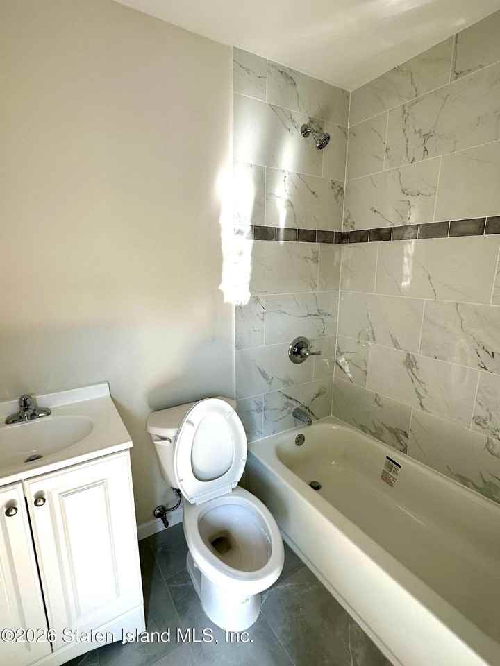 147 Vedder Ave - Photo 7 of 8