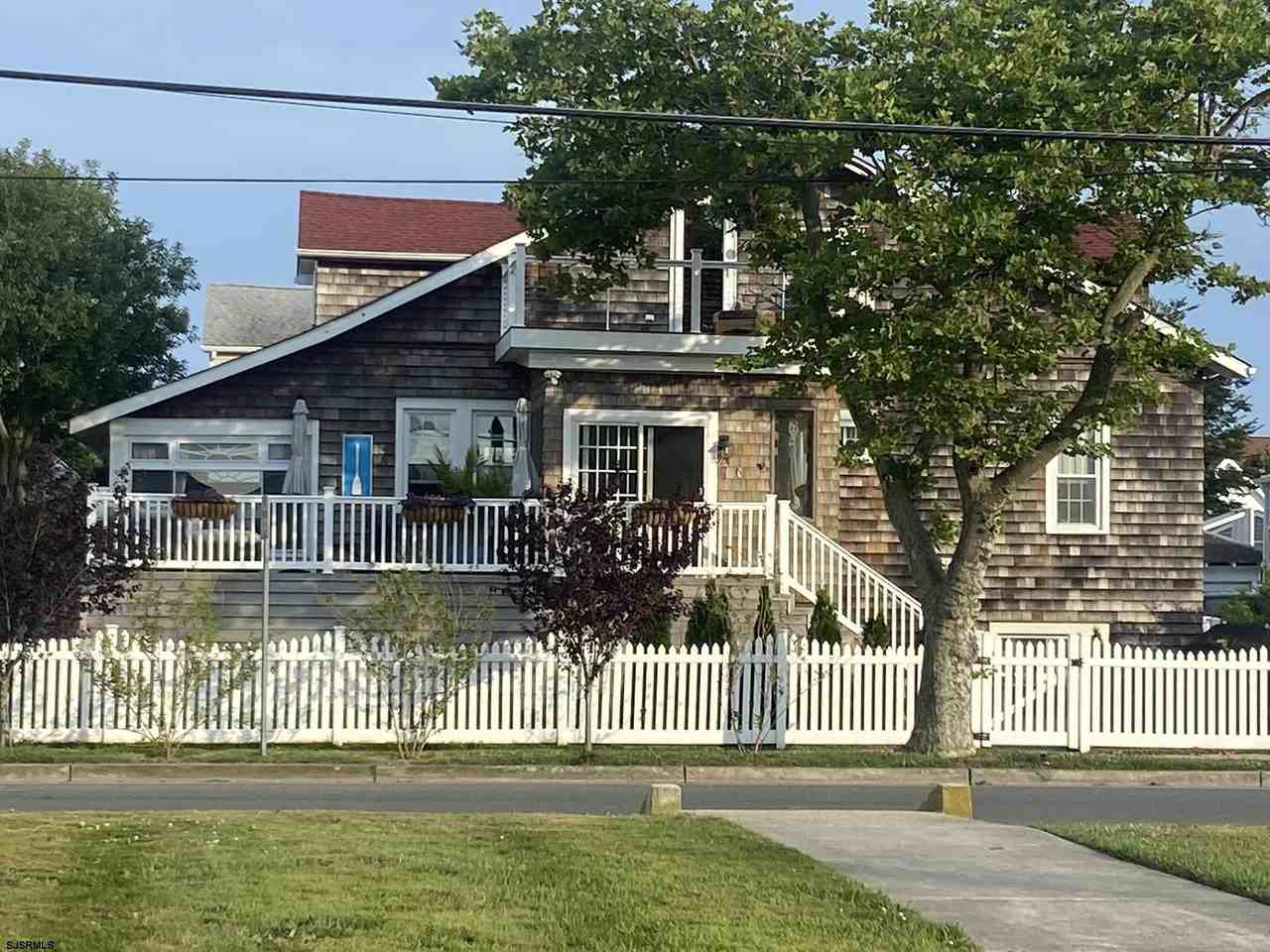 24 N Cornwall Ave - Photo 2 of 41