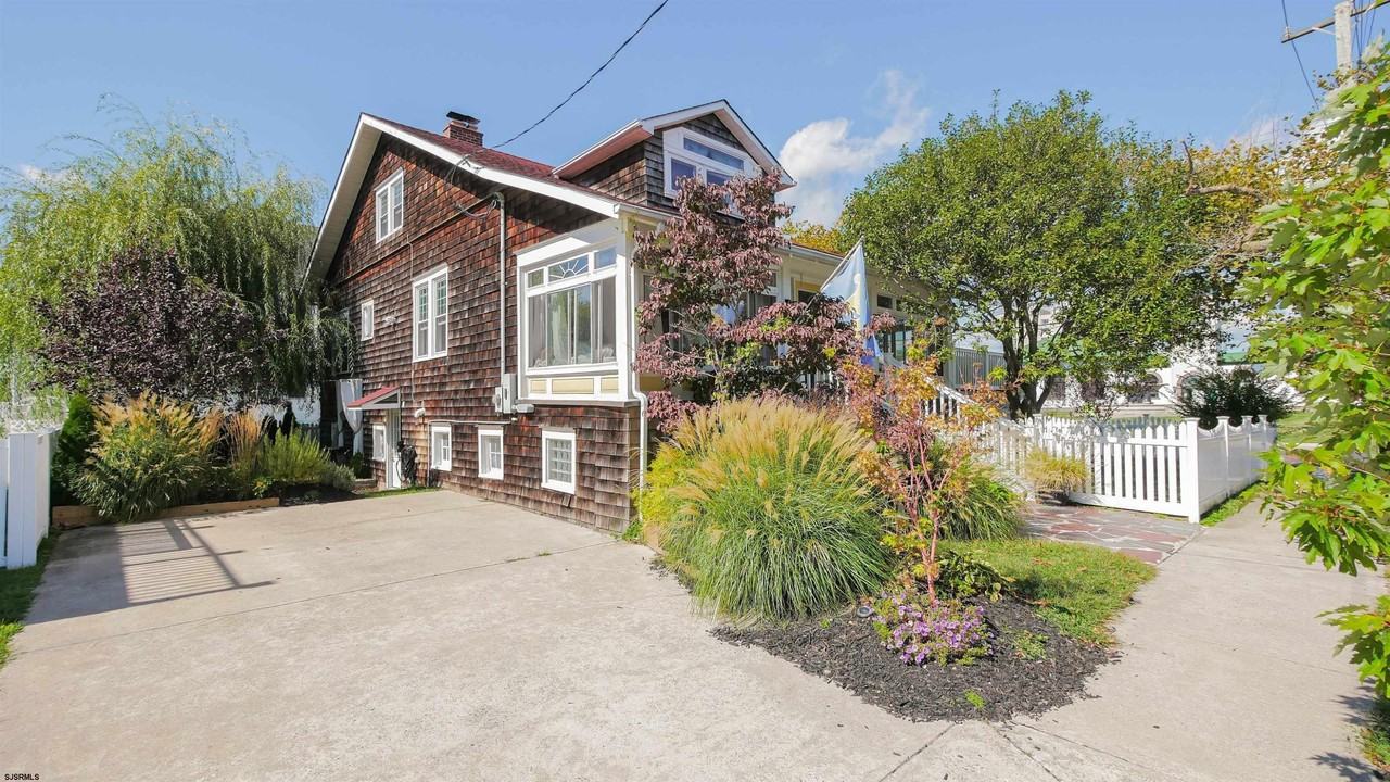 24 N Cornwall Ave - Photo 3 of 41