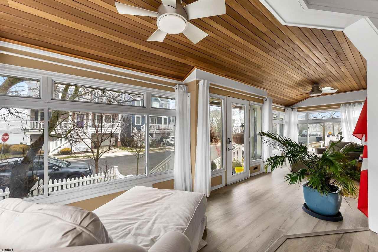 24 N Cornwall Ave - Photo 4 of 41