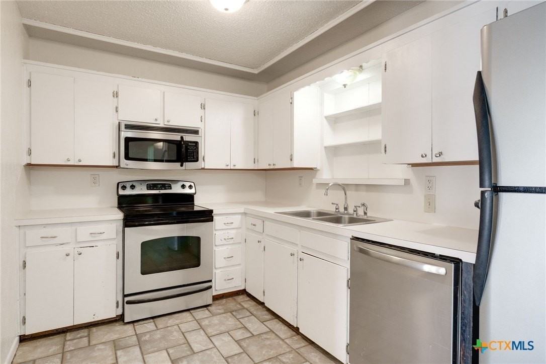 1103 Deorsam Dr - Photo 5 of 15